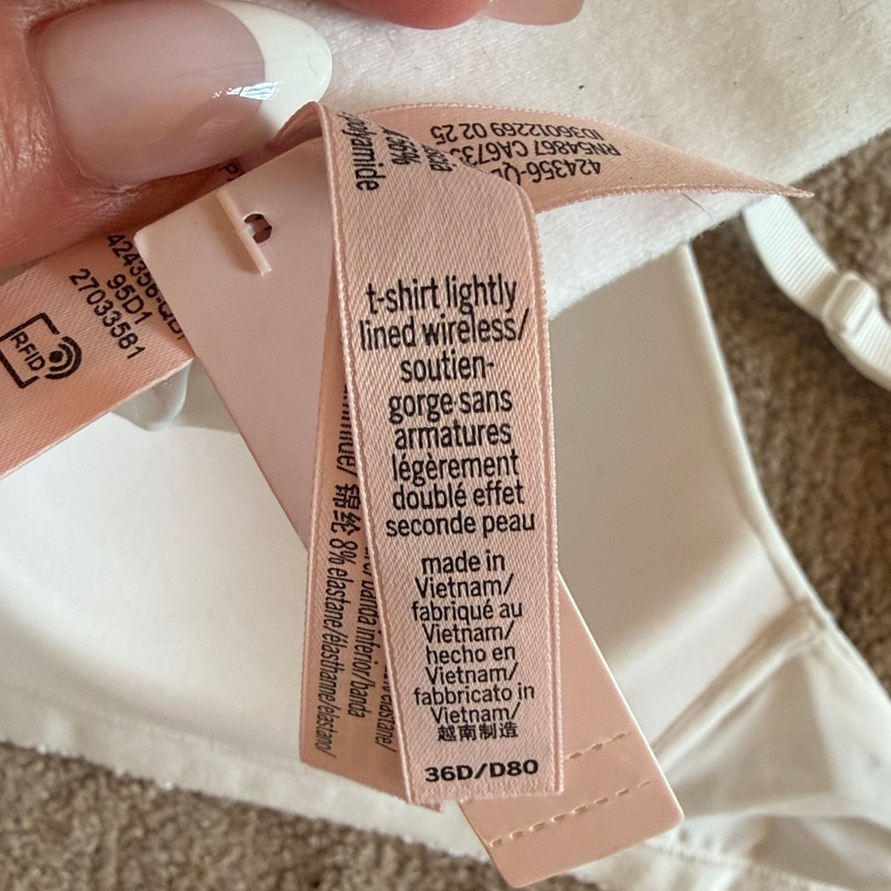 NWT Victoria's Secret Lightly Lined Wireless T-Shirt Bra - Picture 8 of 8